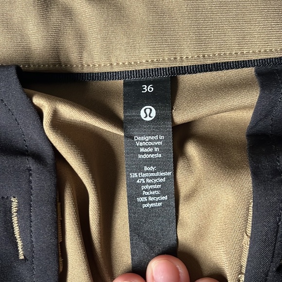 Commission Classic Fit - Picture 3 of 3